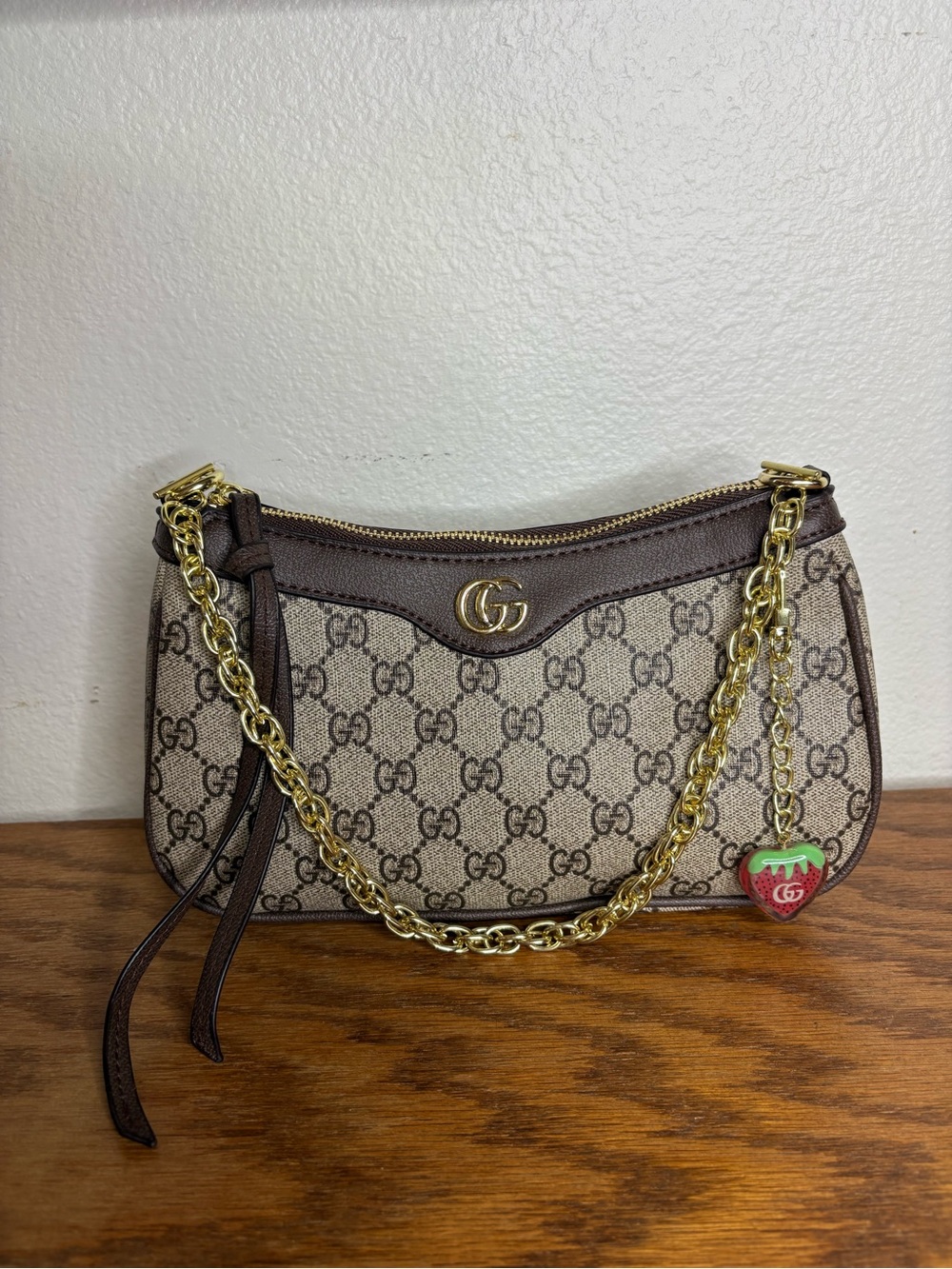 Gucci Beige Brown GG Supreme Canvas Shoulder Bag with Gold Chain